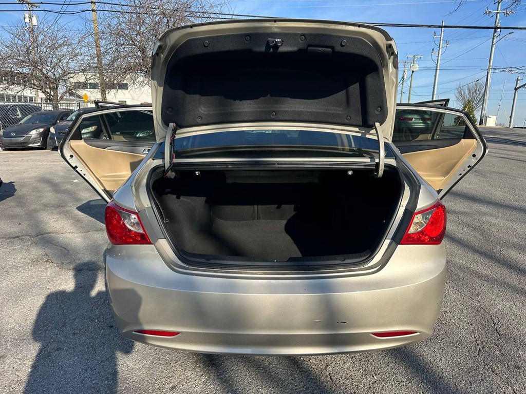 2011 Hyundai Sonata Image 12
