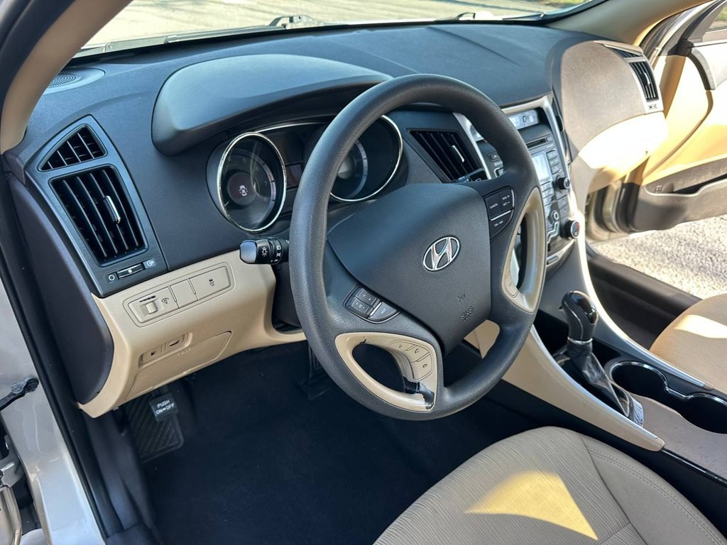 2011 Hyundai Sonata Image 15