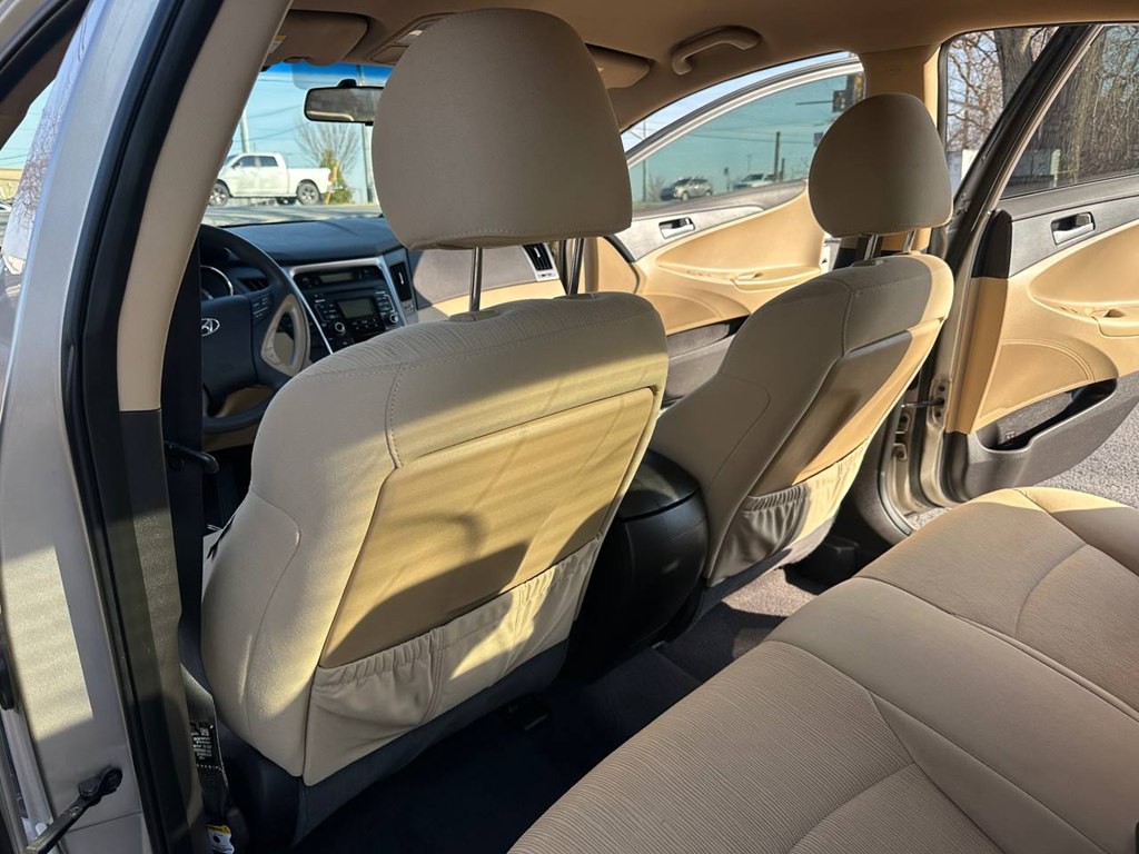 2011 Hyundai Sonata Image 18