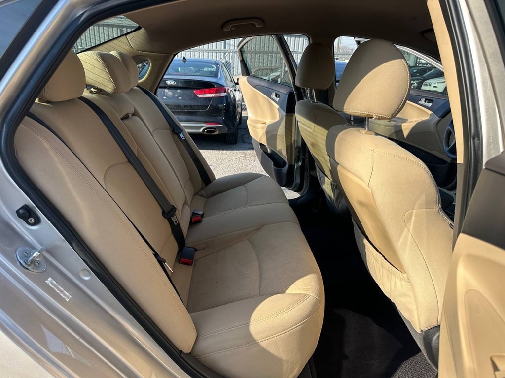 2011 Hyundai Sonata Image 21