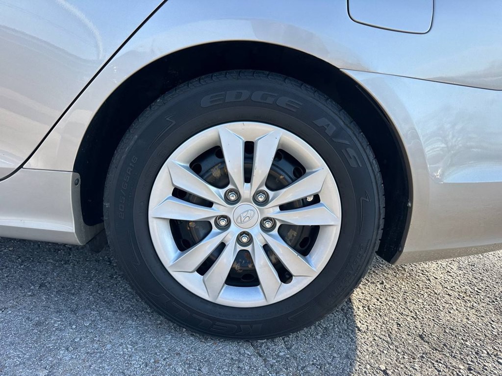 2011 Hyundai Sonata Image 29