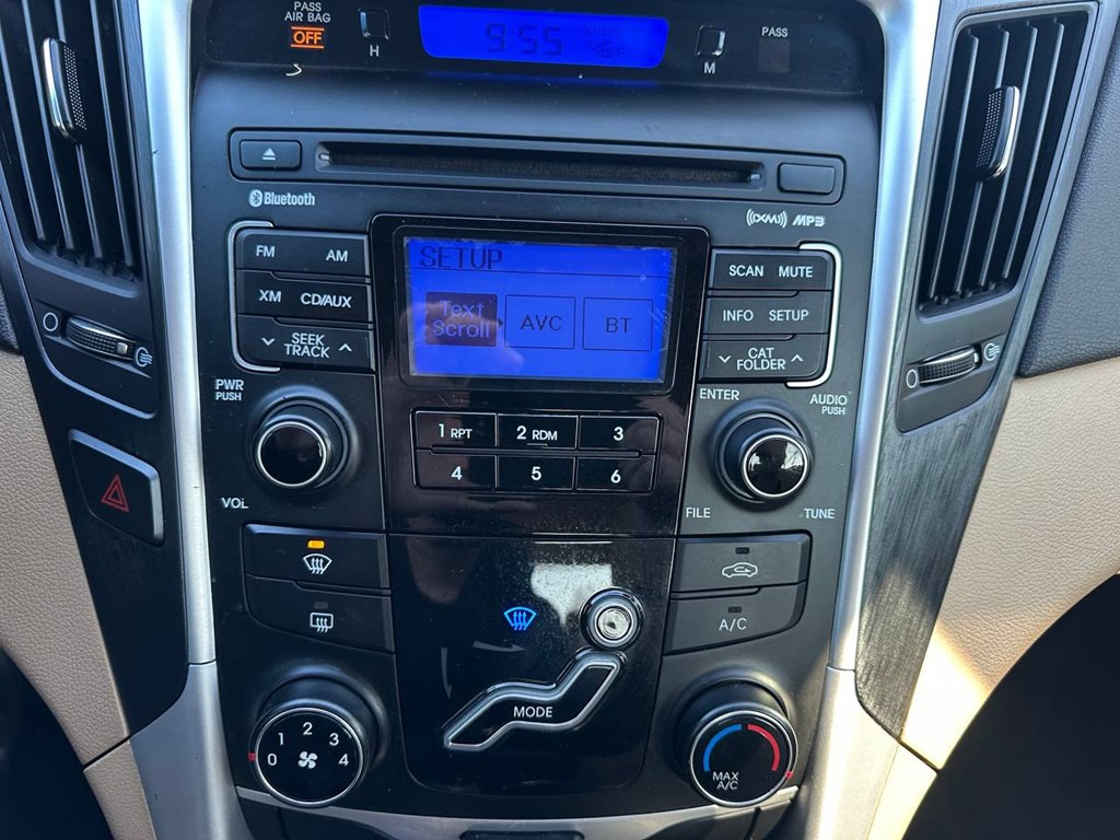 2011 Hyundai Sonata Image 32