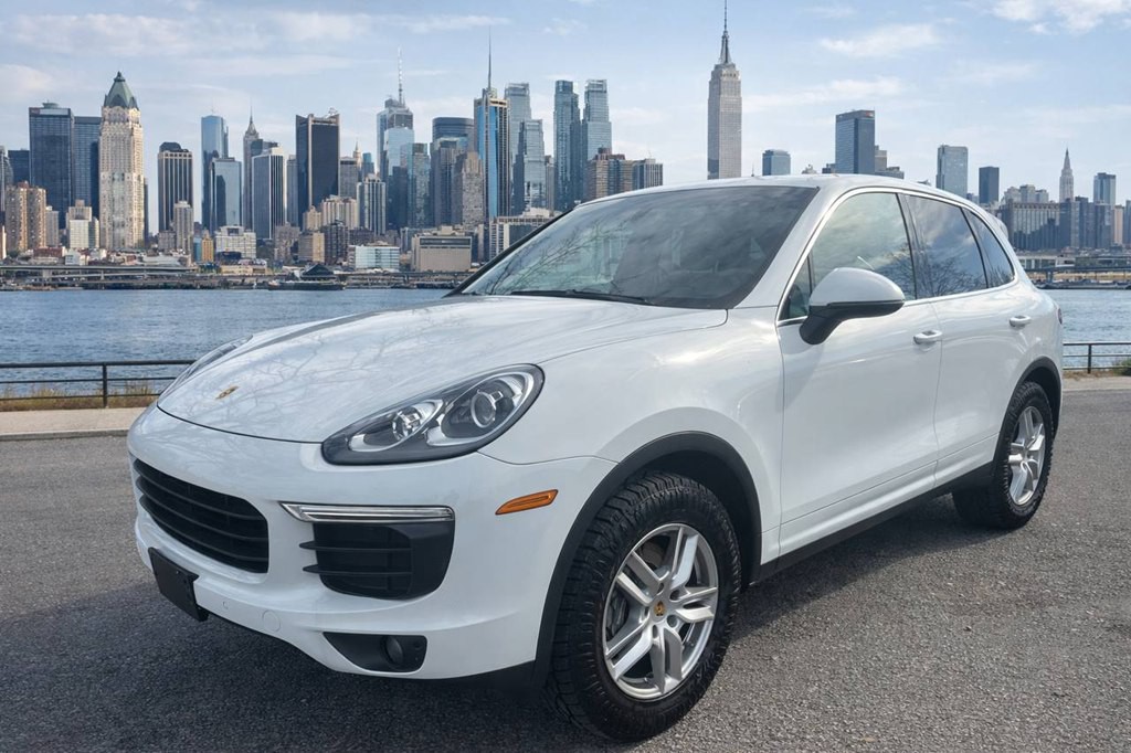 2016 Porsche Cayenne Image 1
