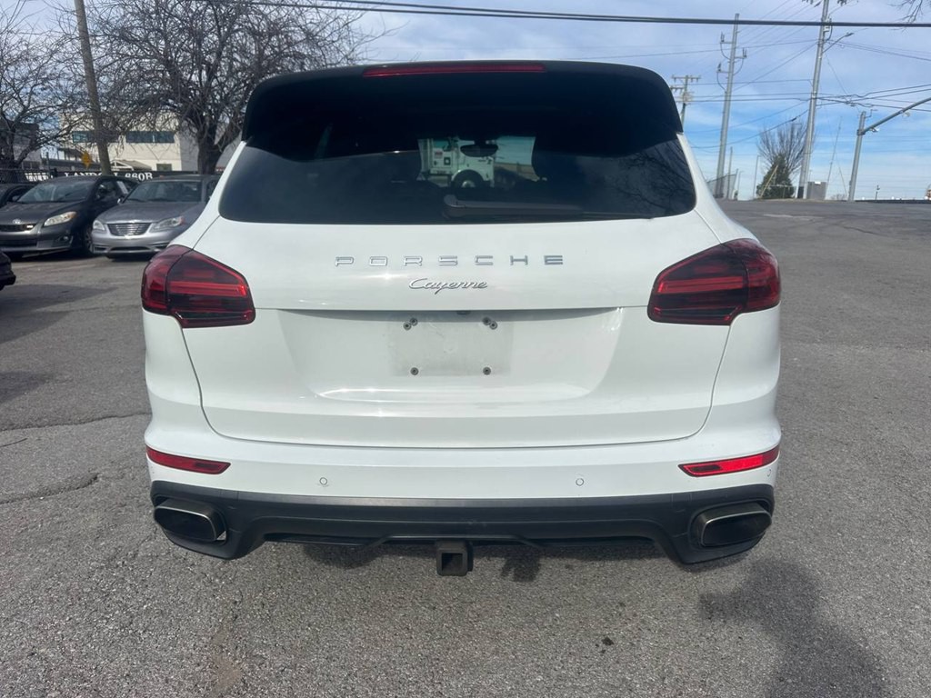 2016 Porsche Cayenne Image 7