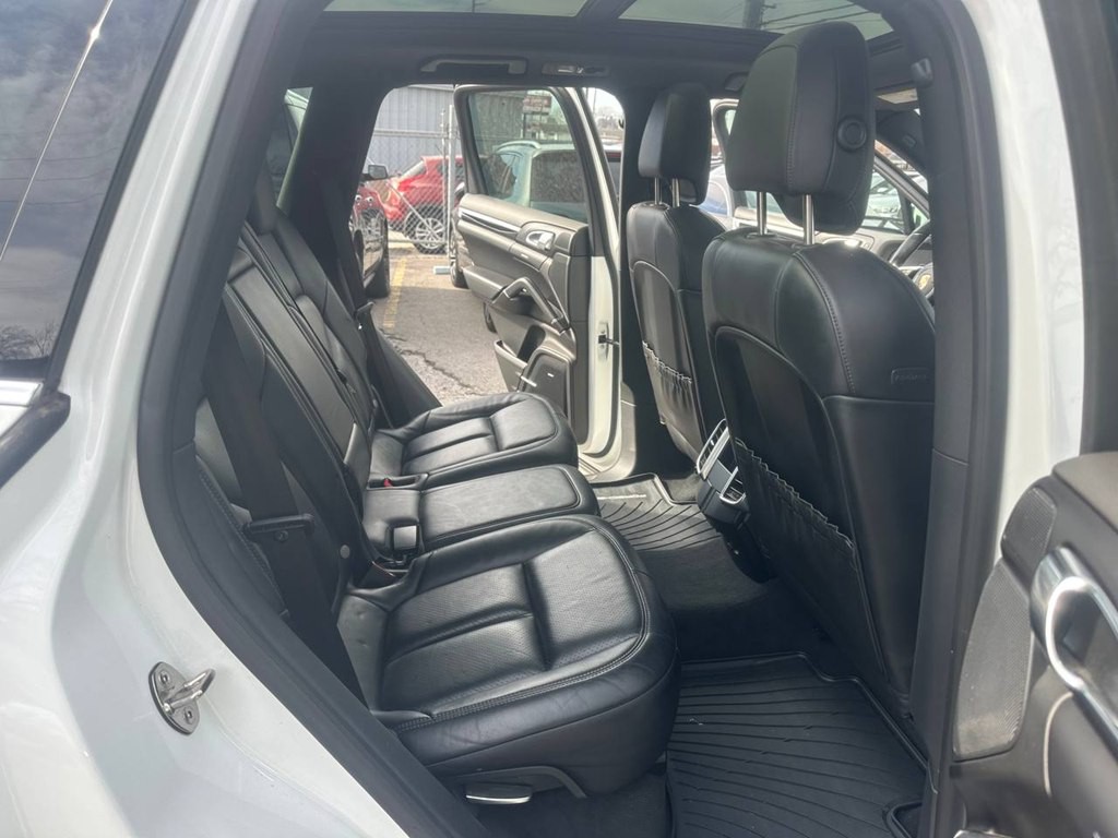 2016 Porsche Cayenne Image 19