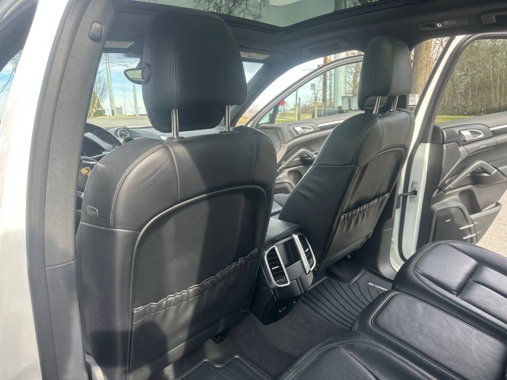 2016 Porsche Cayenne Image 22