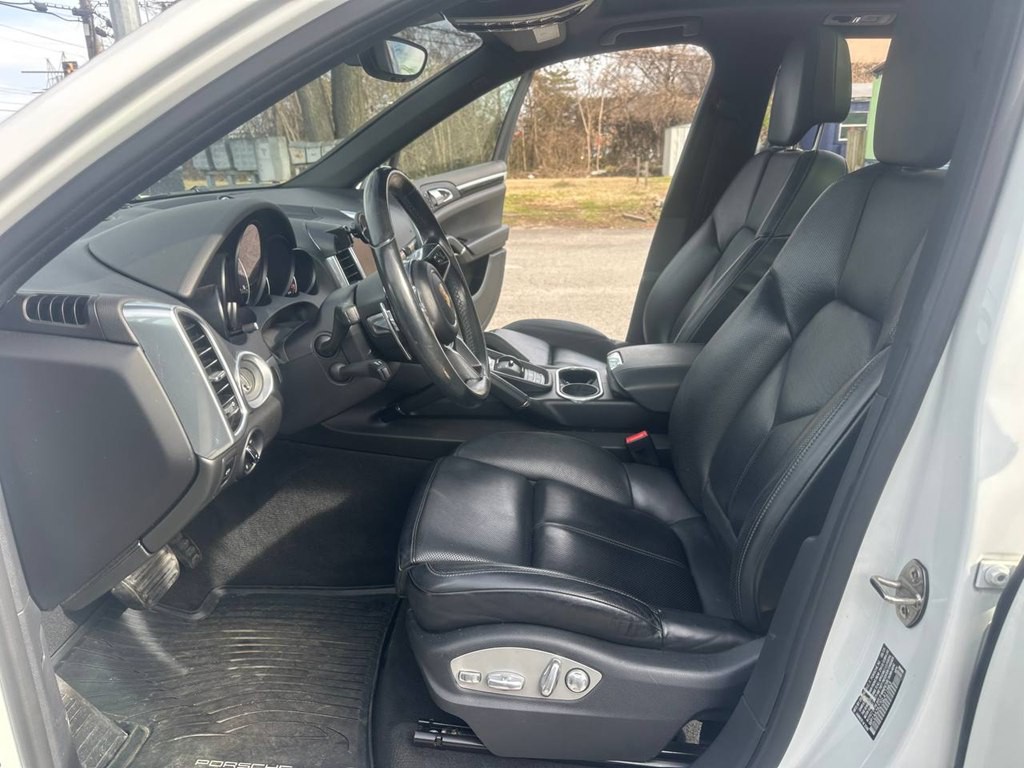 2016 Porsche Cayenne Image 26