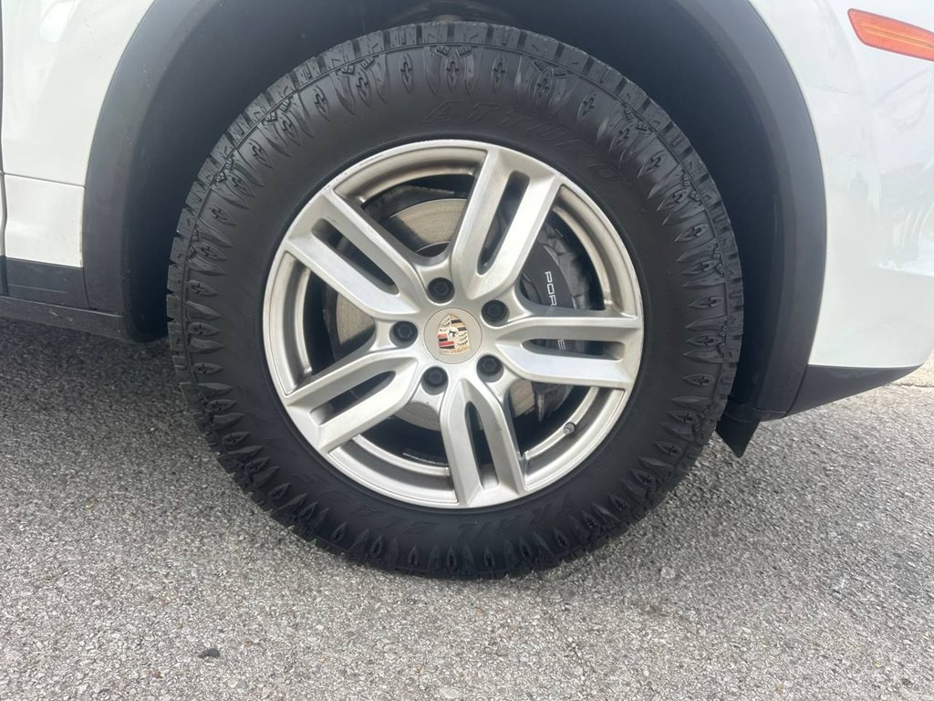 2016 Porsche Cayenne Image 30