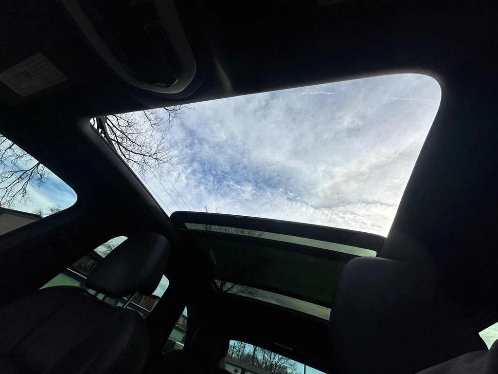 2016 Porsche Cayenne Image 32