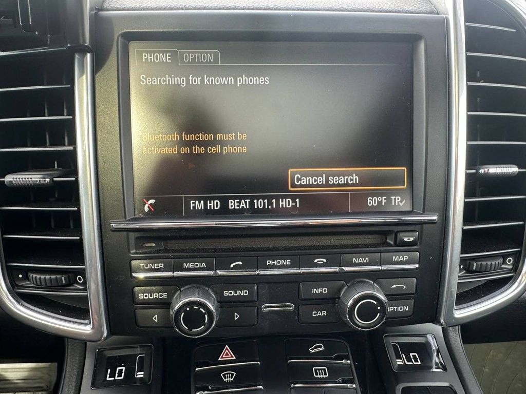 2016 Porsche Cayenne Image 33