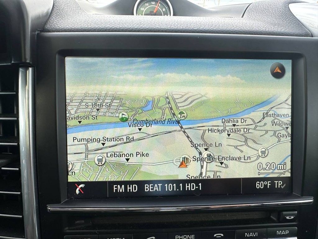 2016 Porsche Cayenne Image 34