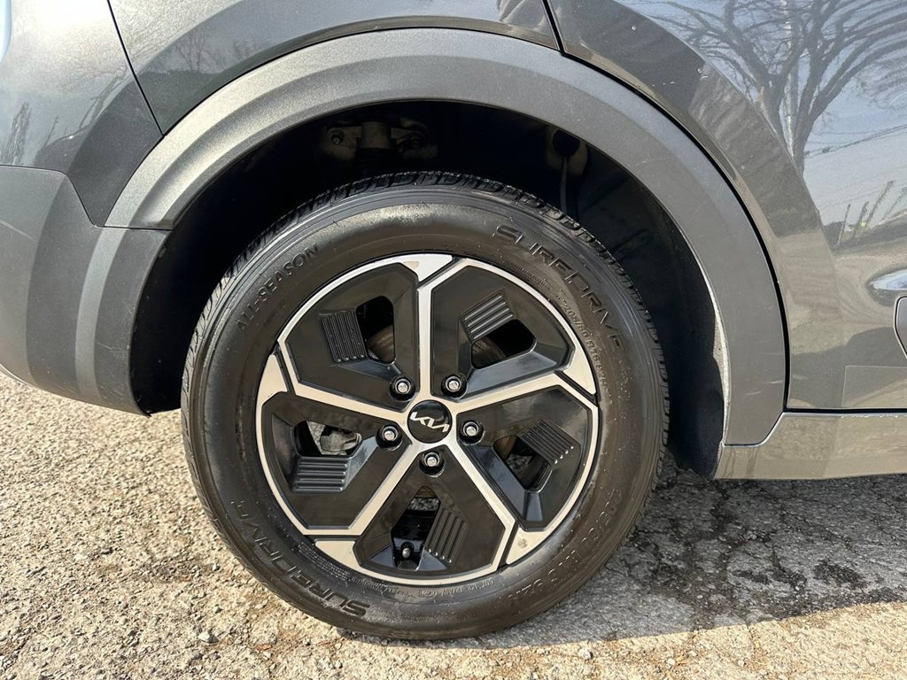 2023 Kia Niro Image 28