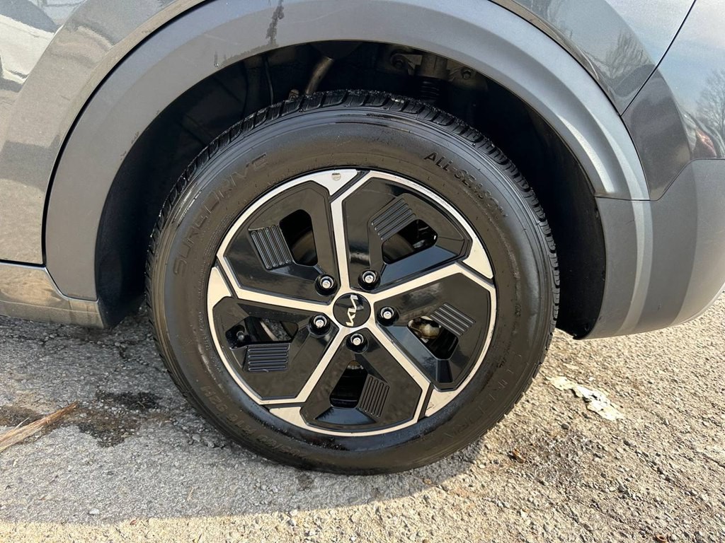 2023 Kia Niro Image 30