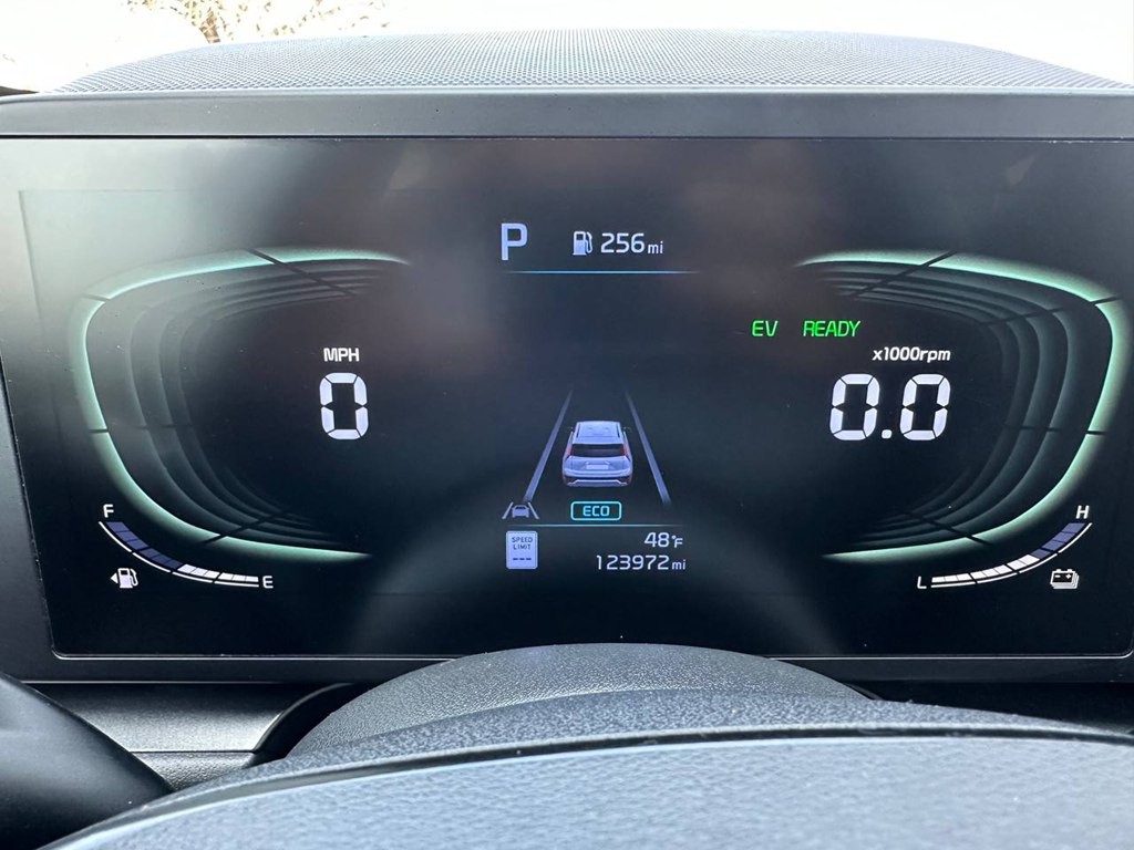 2023 Kia Niro Image 35