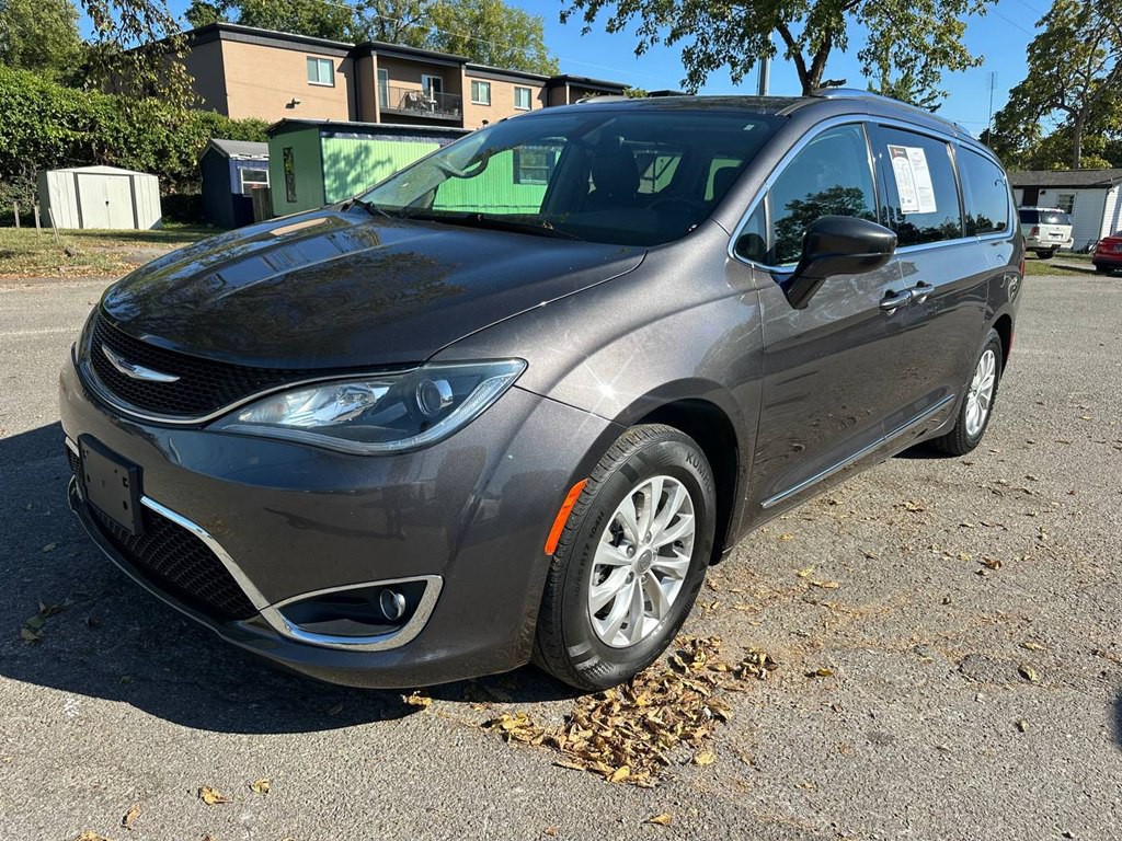 2019 Chrysler Pacifica Image 4
