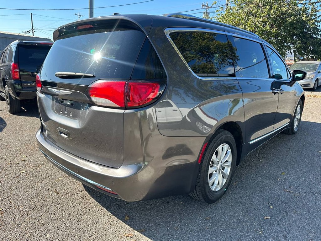 2019 Chrysler Pacifica Image 5