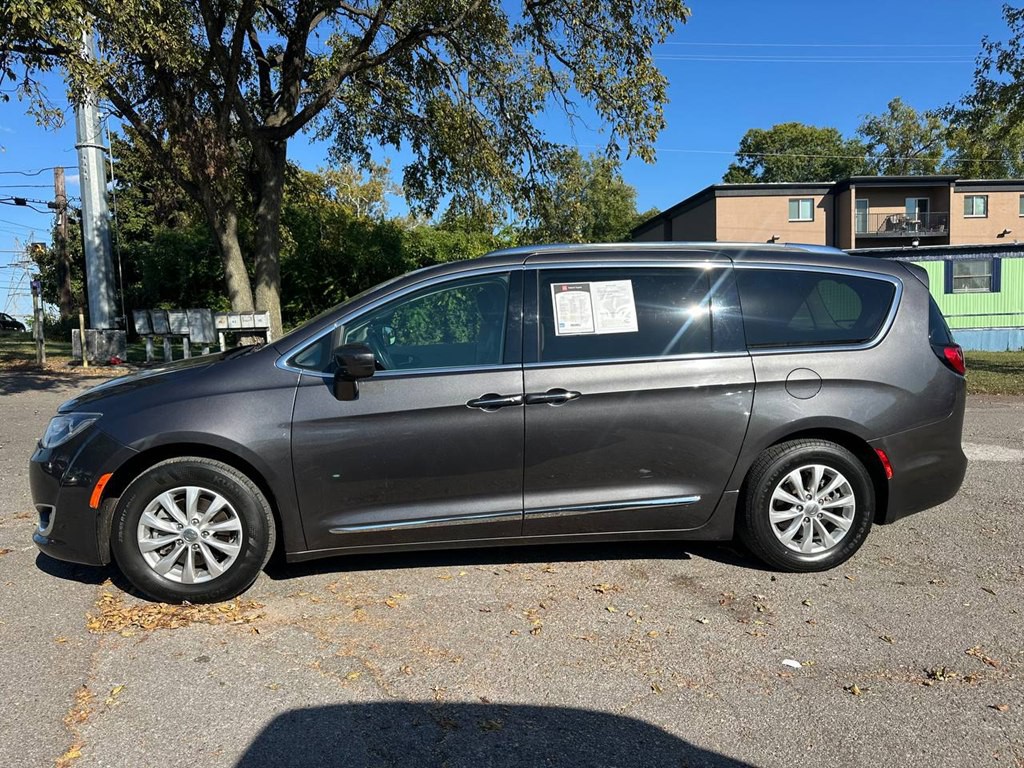 2019 Chrysler Pacifica Image 8