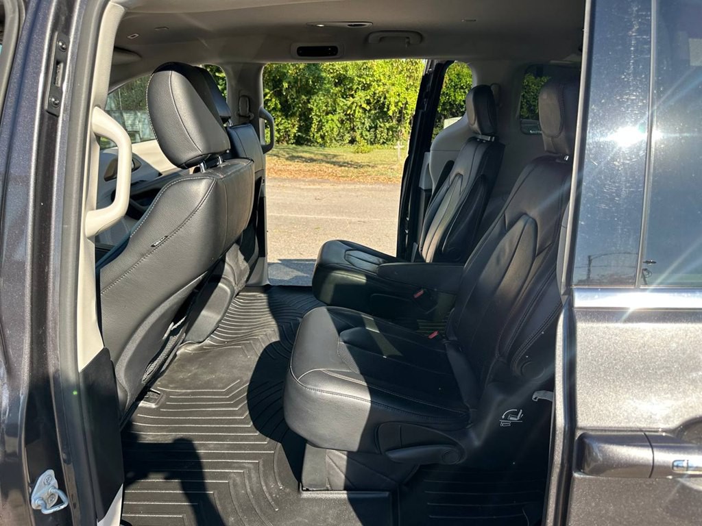 2019 Chrysler Pacifica Image 17