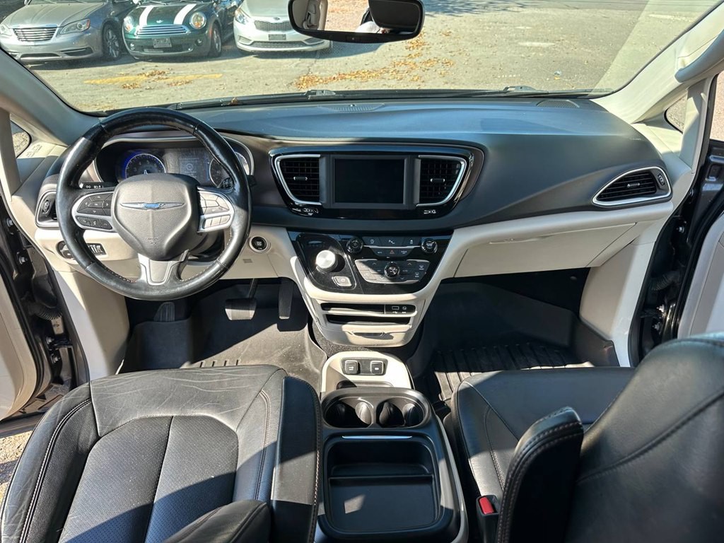 2019 Chrysler Pacifica Image 22