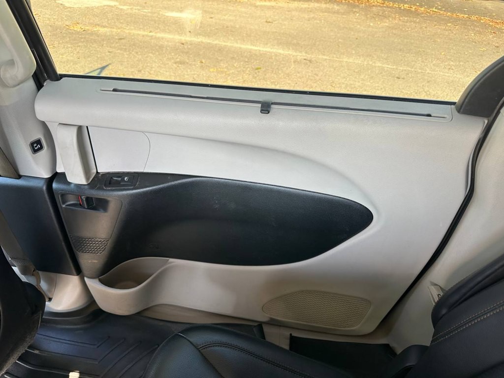 2019 Chrysler Pacifica Image 27