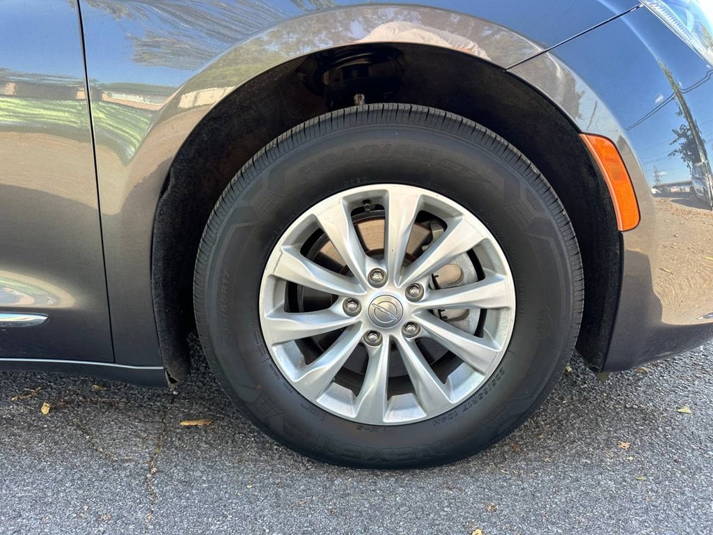 2019 Chrysler Pacifica Image 30