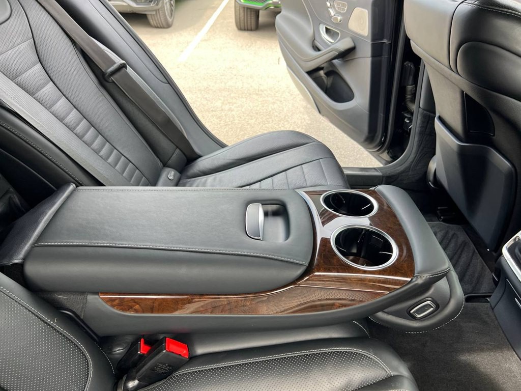 2016 Mercedes-Benz S-Class Image 30