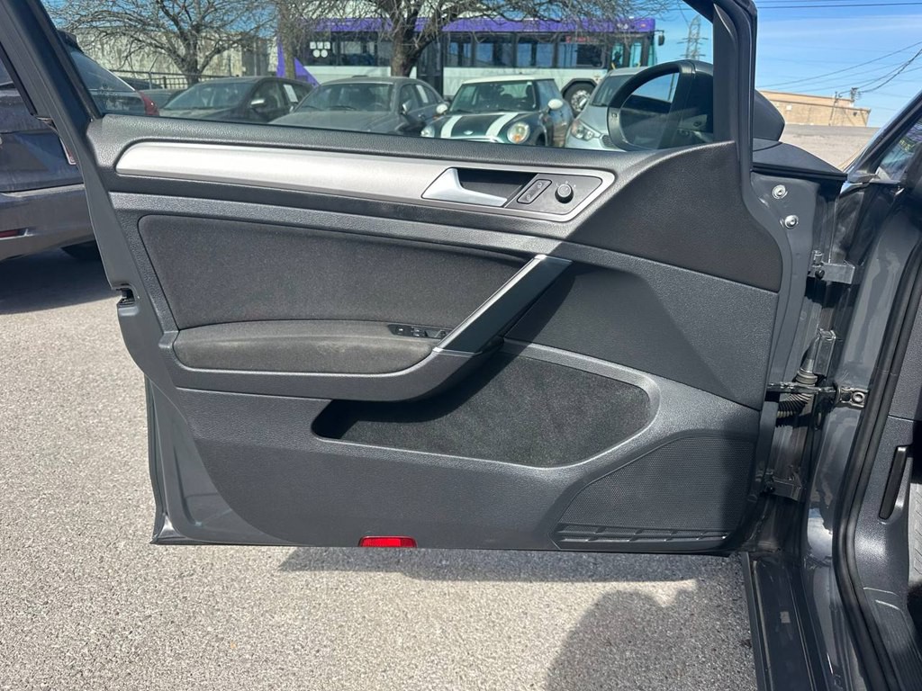 2016 Volkswagen Golf Image 16