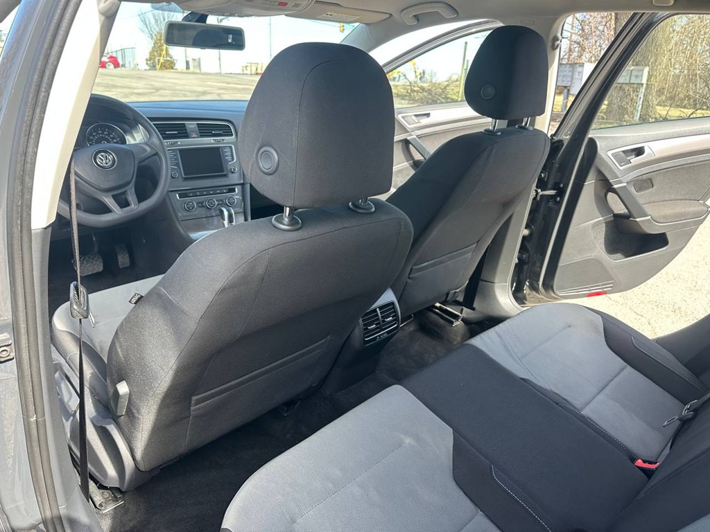 2016 Volkswagen Golf Image 17