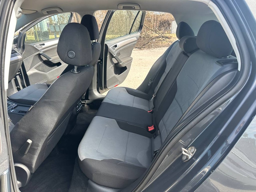 2016 Volkswagen Golf Image 18