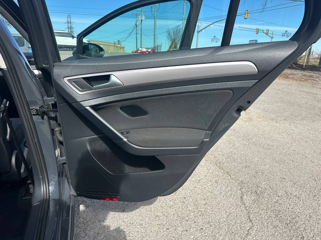 2016 Volkswagen Golf Image 22