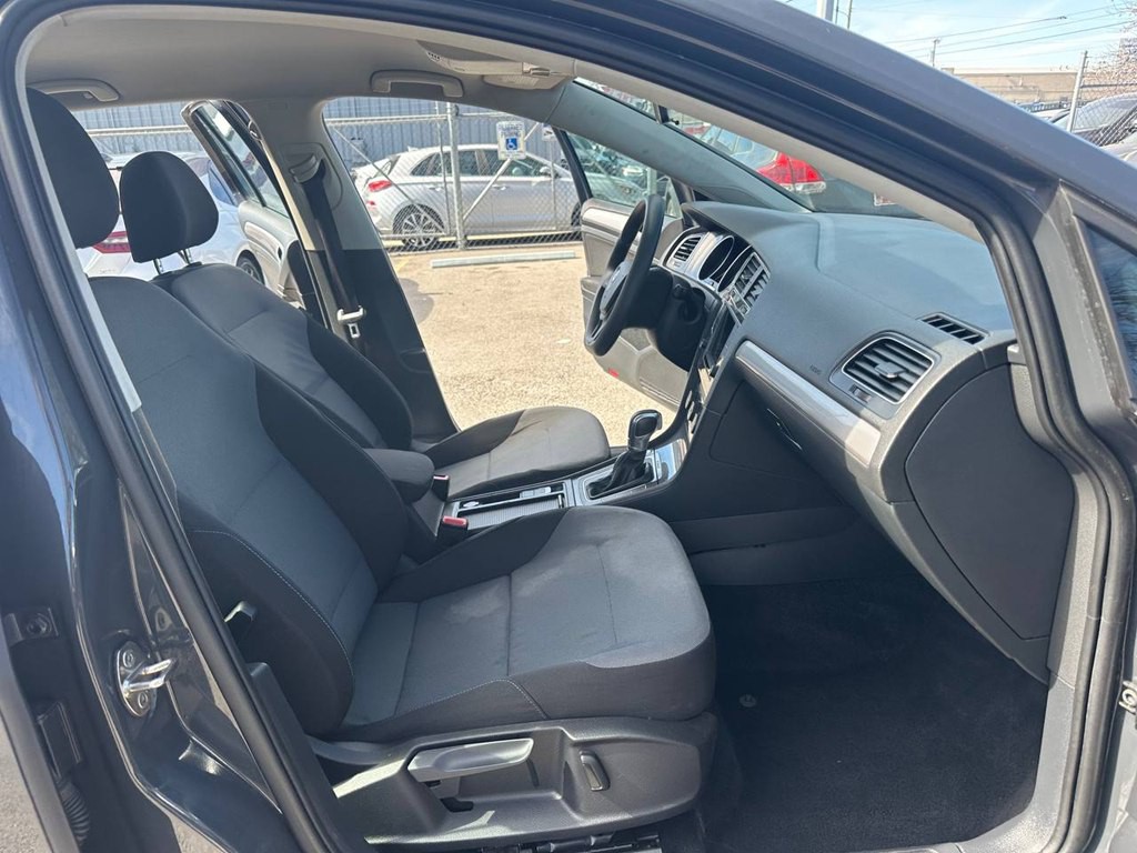 2016 Volkswagen Golf Image 24