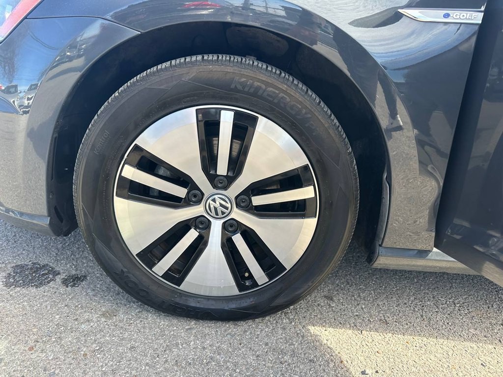 2016 Volkswagen Golf Image 30