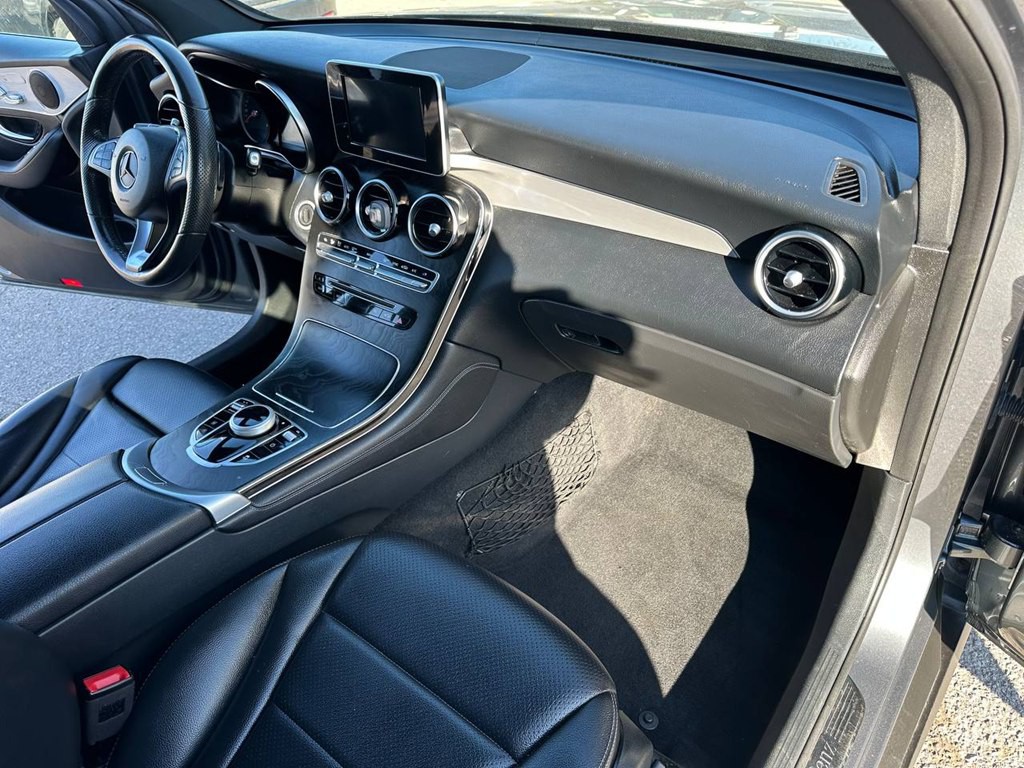 2019 Mercedes-Benz GLC-Class Image 25