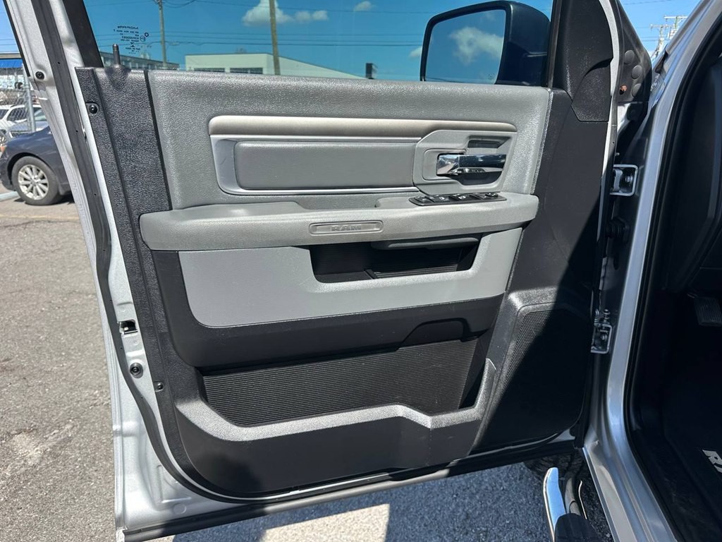 2015 RAM 1500 Image 14