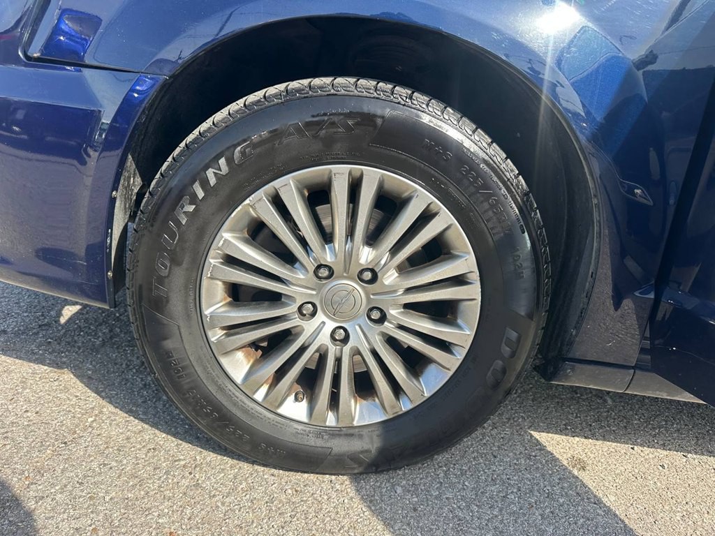 2014 Chrysler Town & Country Image 33