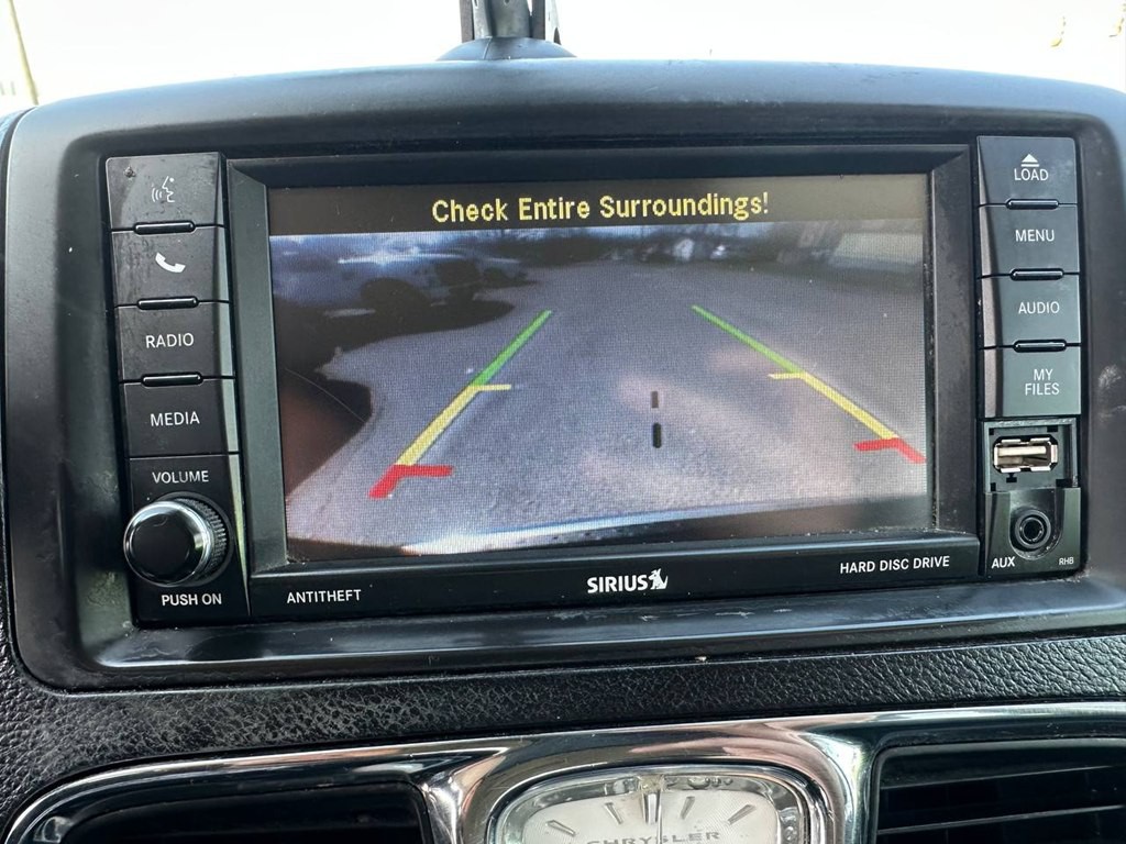 2014 Chrysler Town & Country Image 35