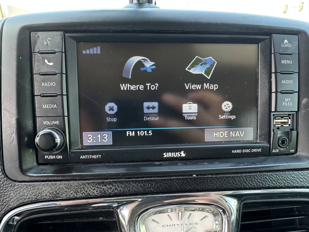 2014 Chrysler Town & Country Image 38