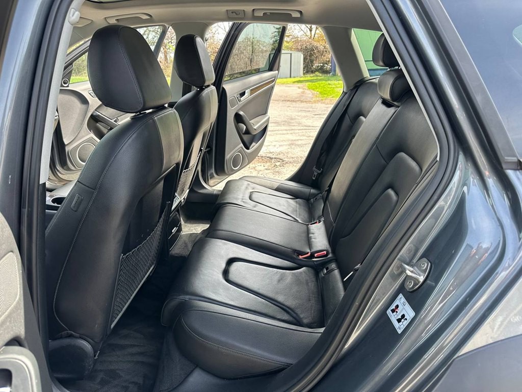 2016 Audi A4 Image 18