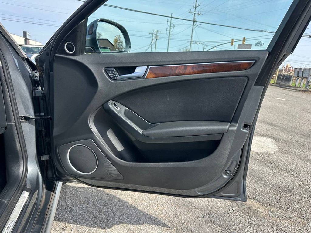 2016 Audi A4 Image 25