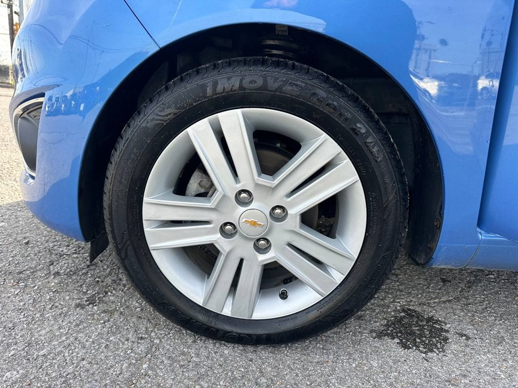 2015 Chevrolet Spark Image 30