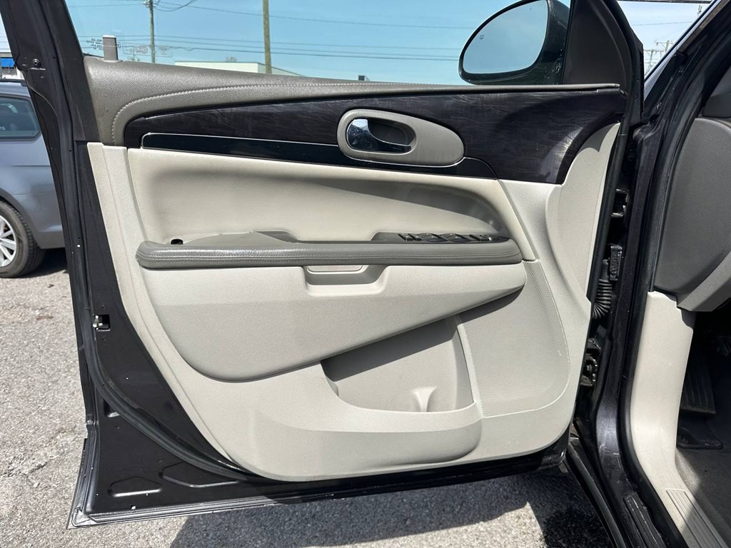 2017 Buick Enclave Image 17