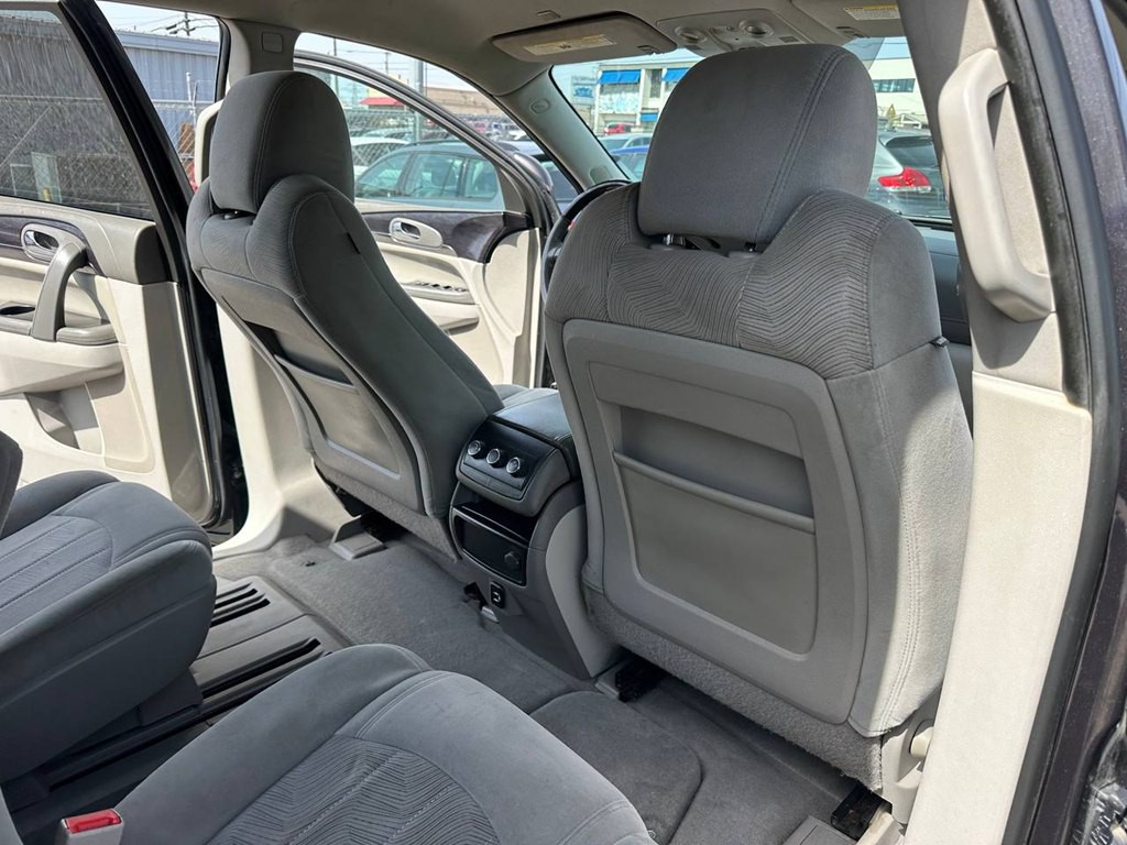 2017 Buick Enclave Image 24