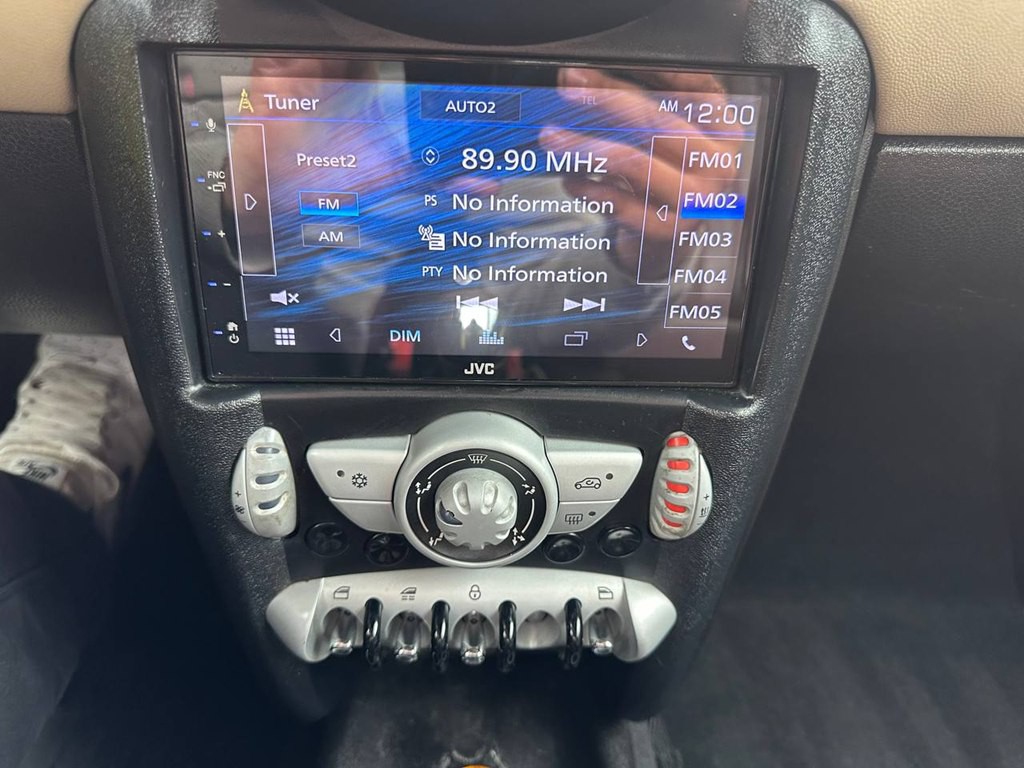 2009 MINI Cooper Image 31