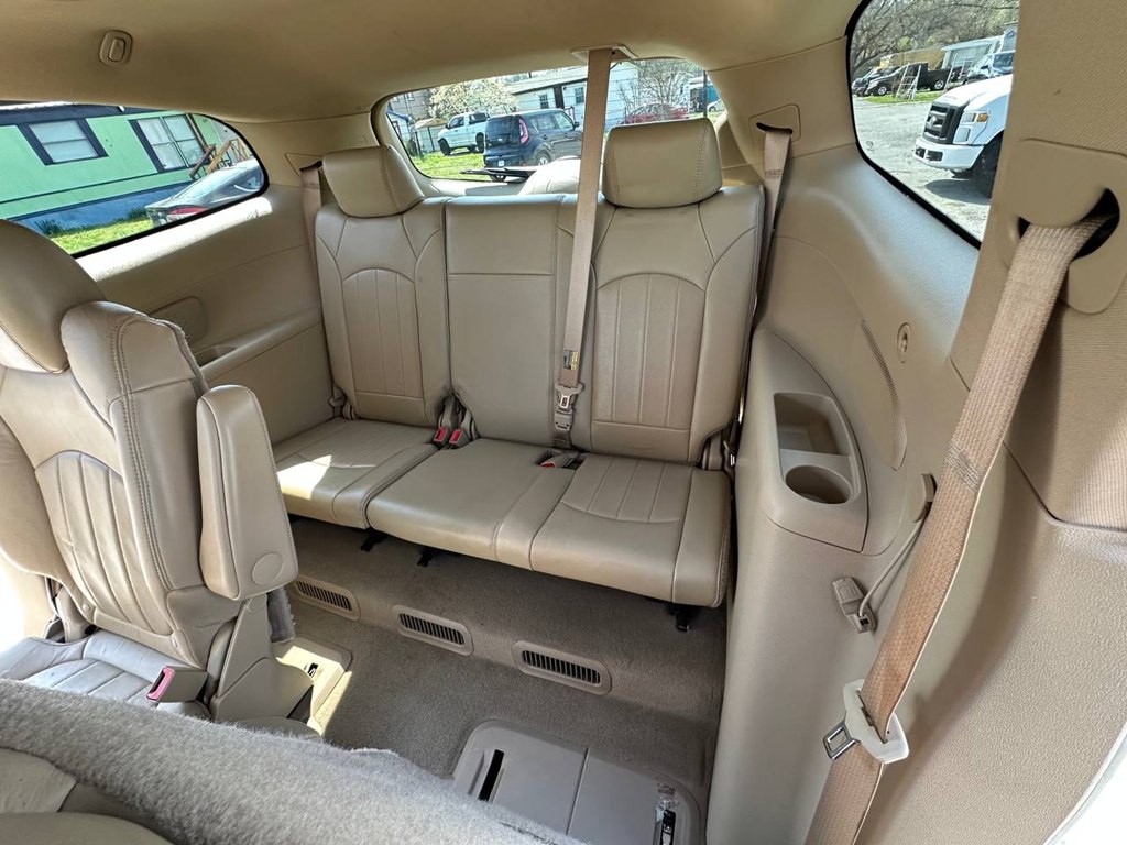 2010 Buick Enclave Image 21