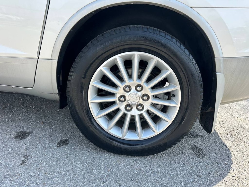 2010 Buick Enclave Image 28