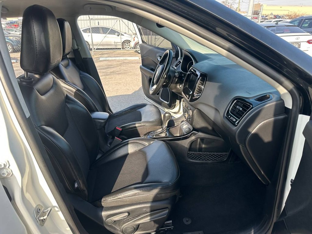 2019 Jeep Compass Image 16
