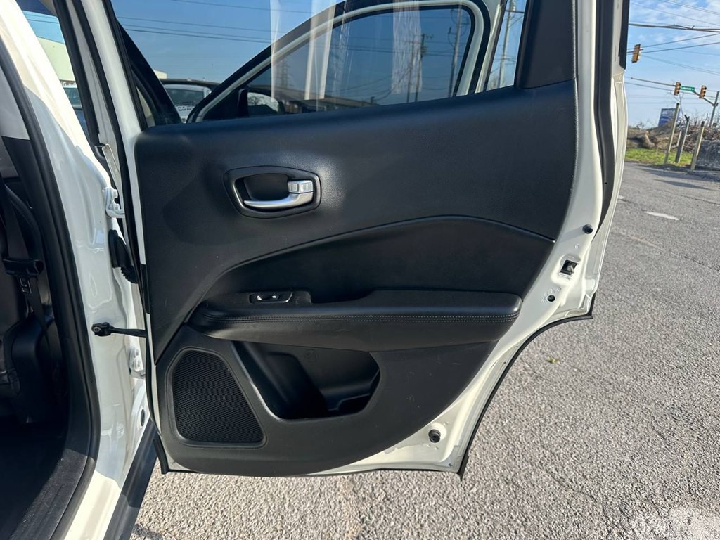 2019 Jeep Compass Image 17
