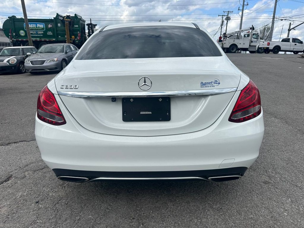 2016 Mercedes-Benz C-Class Image 6