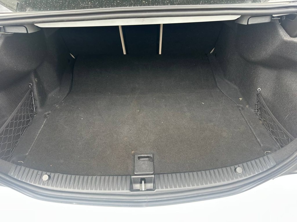 2016 Mercedes-Benz C-Class Image 9