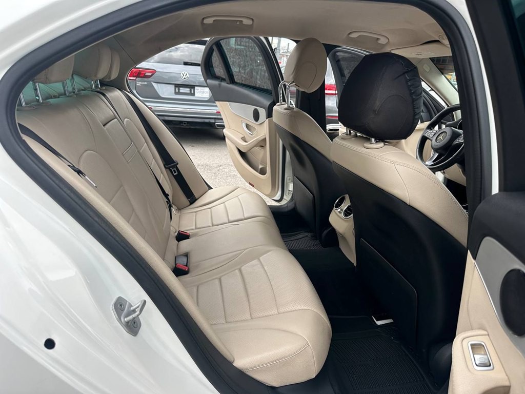 2016 Mercedes-Benz C-Class Image 17